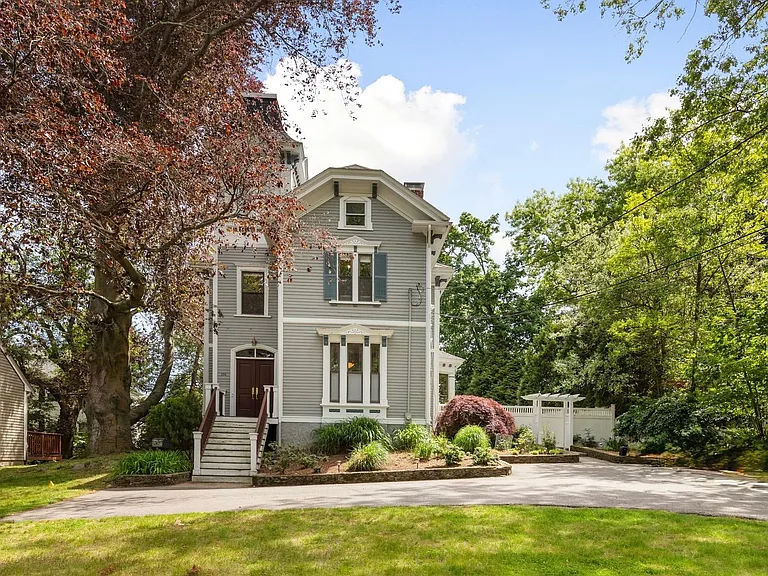 230 Winchester St — Photo 1