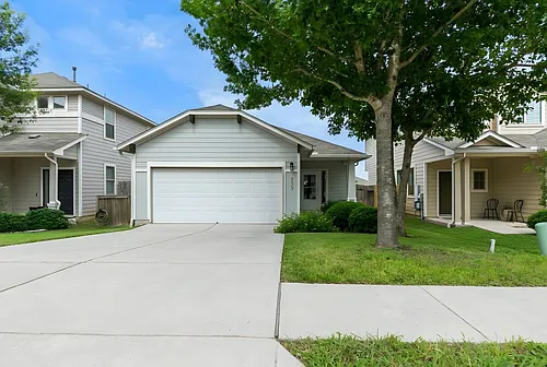 535 Twisted Oaks Ln Photo 1