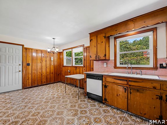 4th image of 78 Perkins Avenue