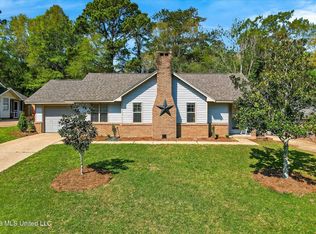 12433 Red Fox Dr, Gulfport, MS 39503