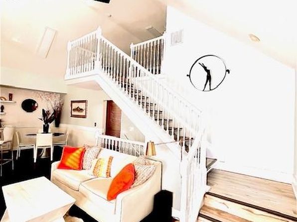 1679 SE Pomeroy St Unit 2