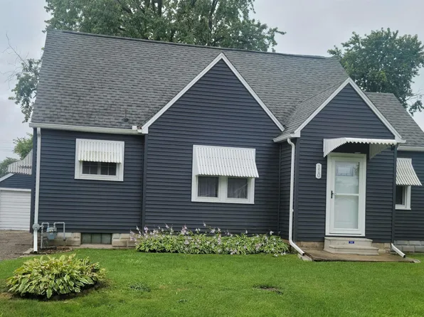 110 N Park Dr, Canton, IL 61520