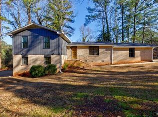 417 Windjammer Ct SW, Lilburn, GA 30047