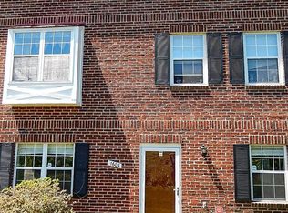 1605 S Barton St #28, Arlington, VA 22204