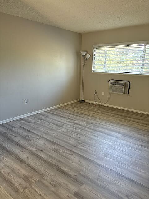 Wall A/C and space for large furniture.