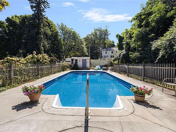 2nd image of 29 Valentine Cir