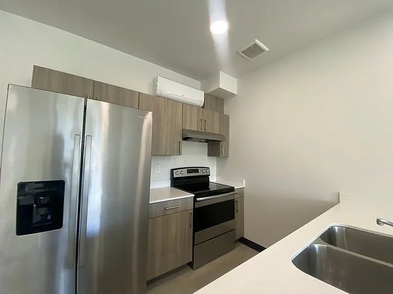 Wall Street Apartments — Photo 6