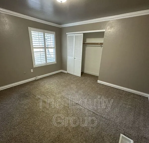 2601 S Kloth Dr — Photo 15