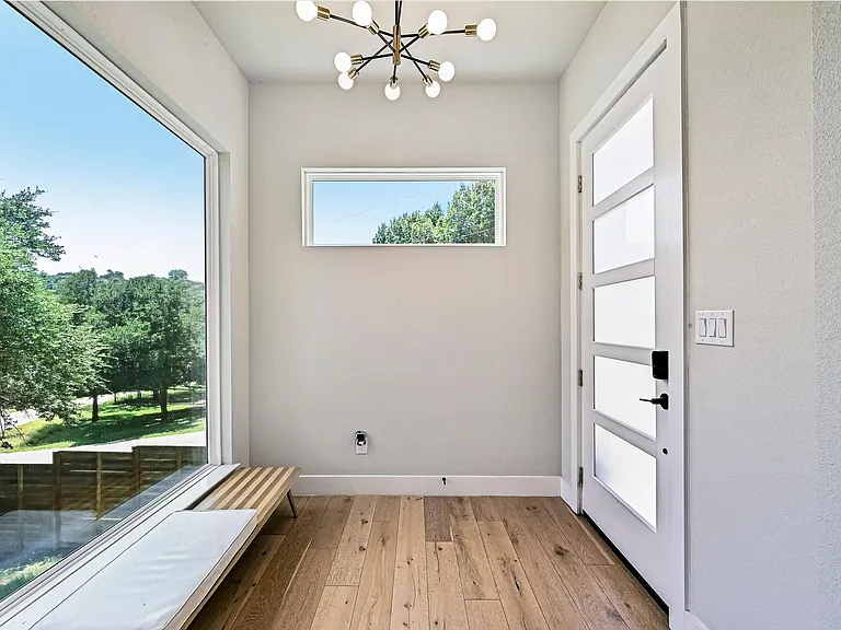 2603 Nocona Trl — Photo 2