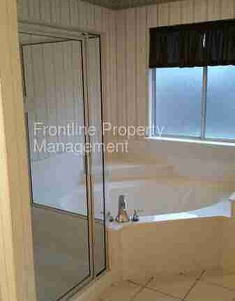 4th image of 4828 Park Brook Dr