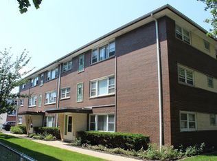 7418 N Claremont Ave #2M, Chicago, IL 60645