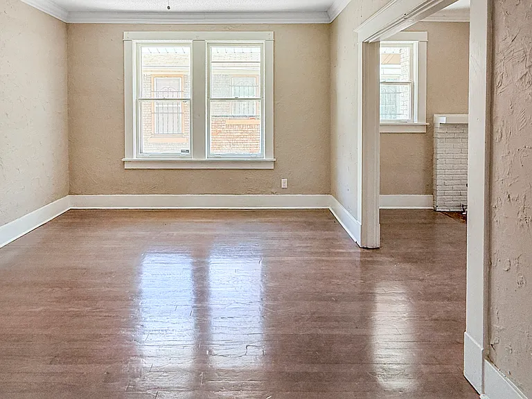 1826 Waverly Ave — Photo 21