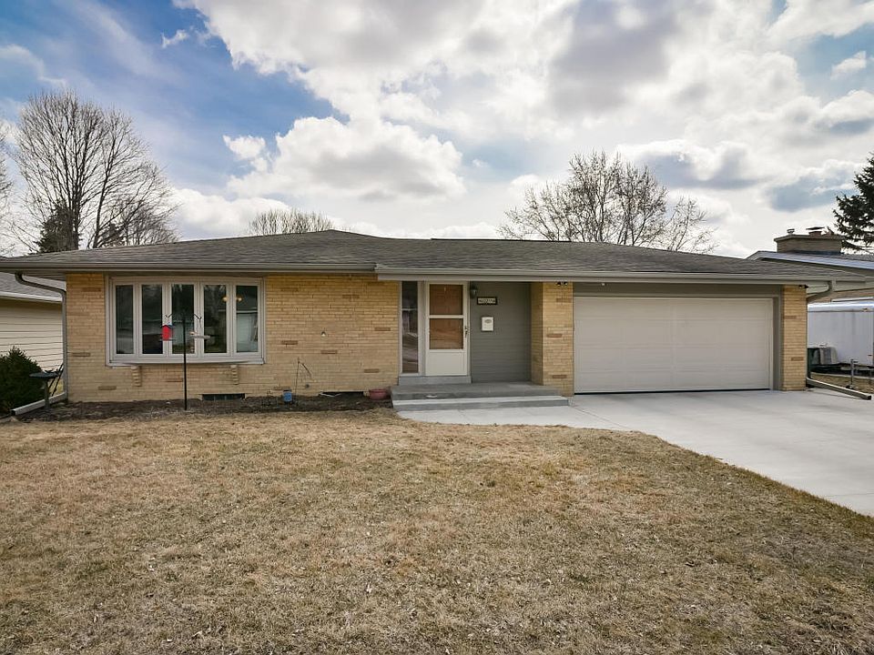 1st image of 829 Meadowbrook Dr