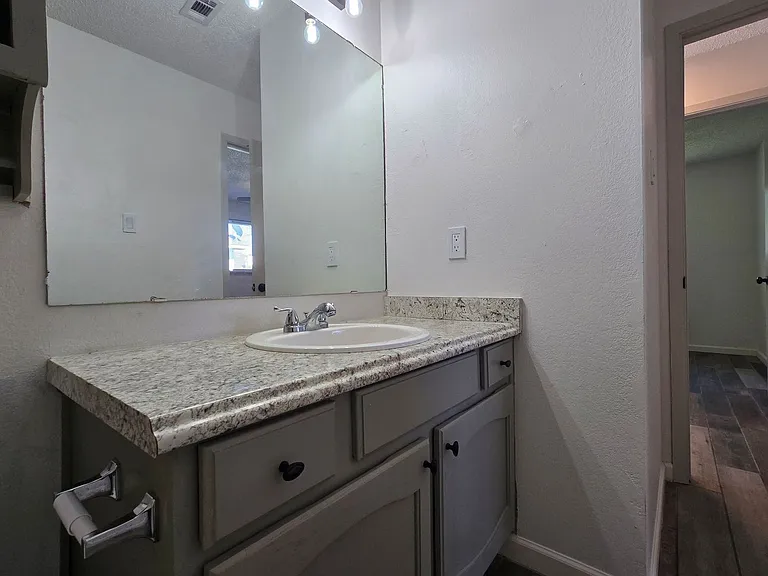 2408 Windmill Dr — Photo 12