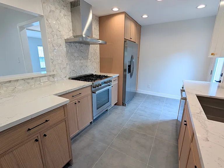 415 E Arbor Ave — Photo 2