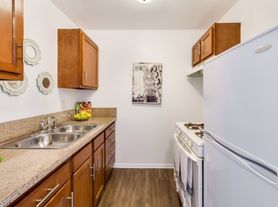 Harbor View Apartments