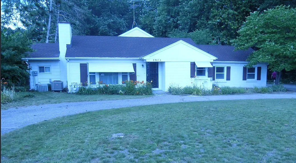 3 bed, 1300 sqft, $1,750 — Photo 1