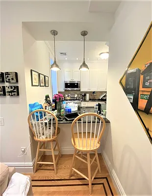 Rented by CitySites Real Estate Group | media 15