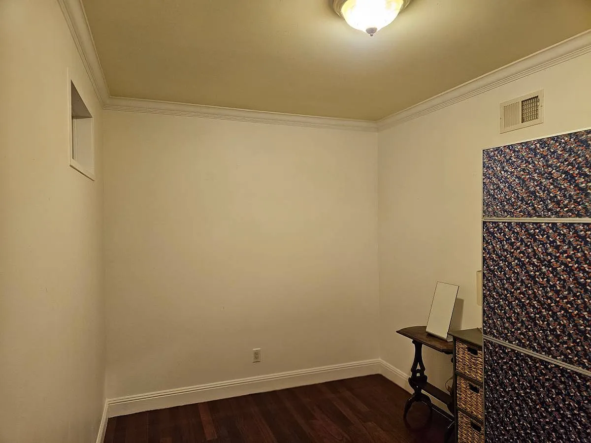 2 bed, 728 sqft, $3,000 — Photo 2