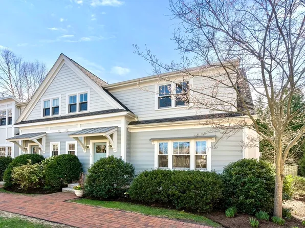 72 Pond St #M, Jamaica Plain, MA 02130