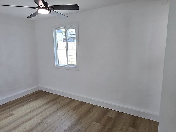 5th image of 3564 1/2 Menlo Ave