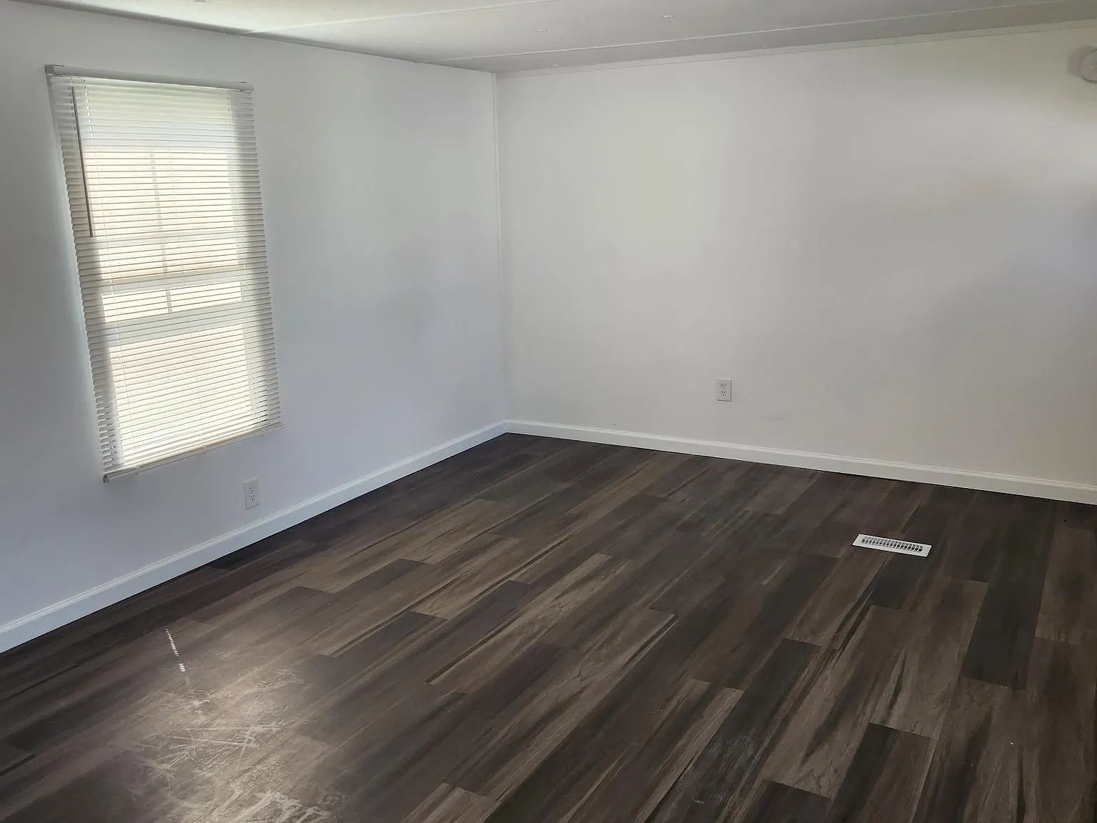 2 bed, $850 — Photo 1
