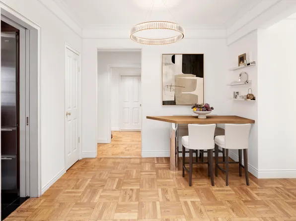 333 West 57th Street image 5 of 14