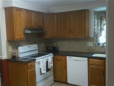 4th image of 70 Forest Hill Dr