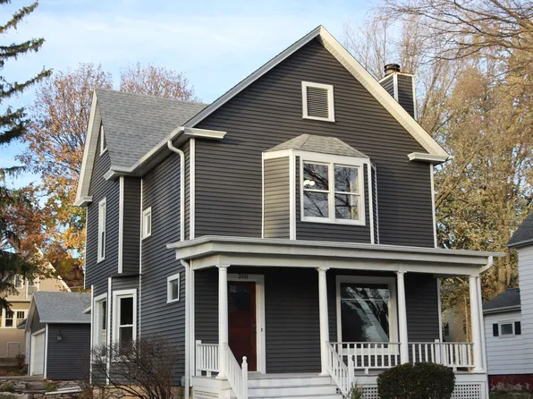 300 E Shannon St, Elburn, IL 60119