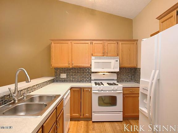 3rd image of 4371 Woods Trl SW #4371