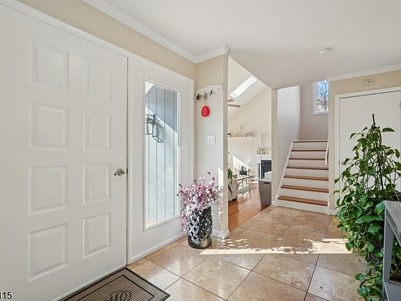 3rd image of 45 Lynn Dr