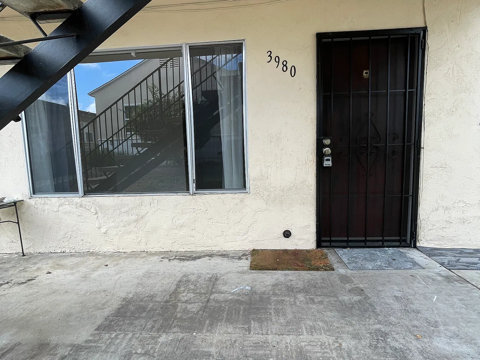2 bed, 1.5 bath, $2,500 — Photo 3