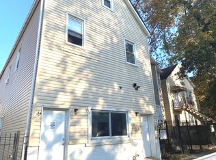 4535 S Honore St #2F, Chicago, IL 60609