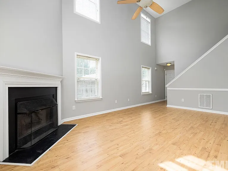 100 Lacombe Ct — Photo 5