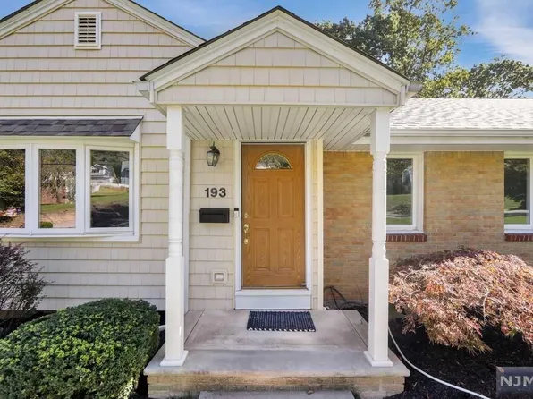 189 McCosh Rd, Clifton, NJ 07013