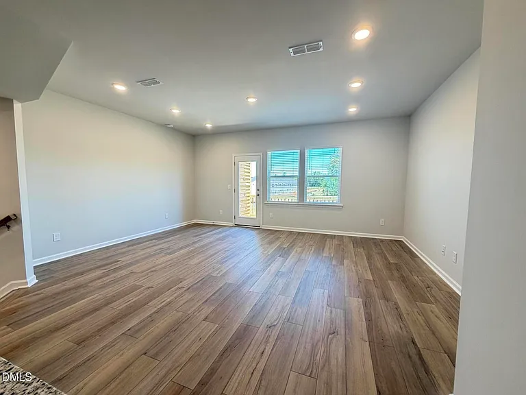 913 Fearless Rd — Photo 8