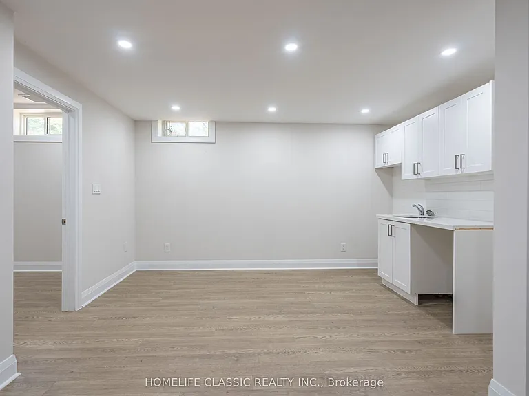 32 Rosenfeld Dr — Photo 33