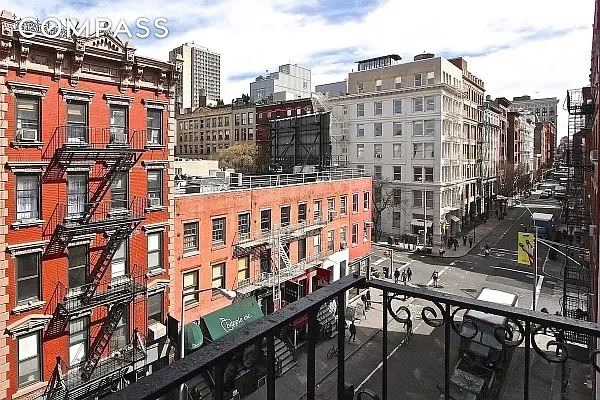 Rented by Compass | media 7