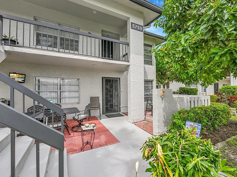 5759 Phoenix Palm Ct #C — Photo 2