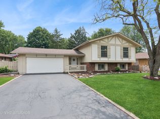 513 James Ct, Algonquin, IL 60102