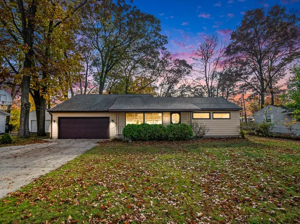 2123 Mayfair Ave, Norton Shores, MI 49441