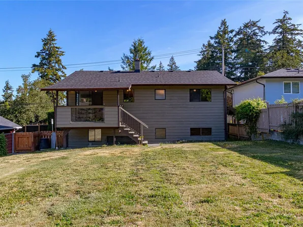 1389 Hastings St, Saanich, BC V8Z 2W6