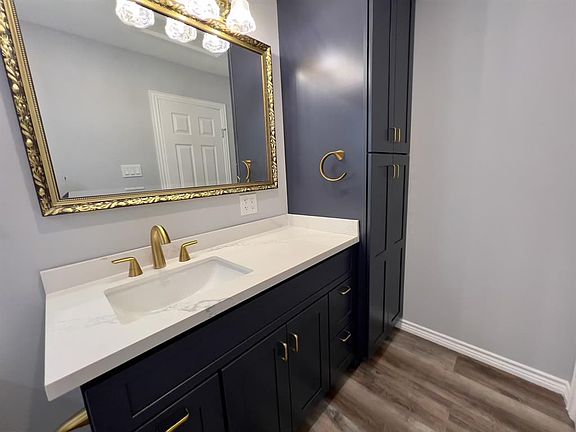 5th image of 425 Hohldale St #B