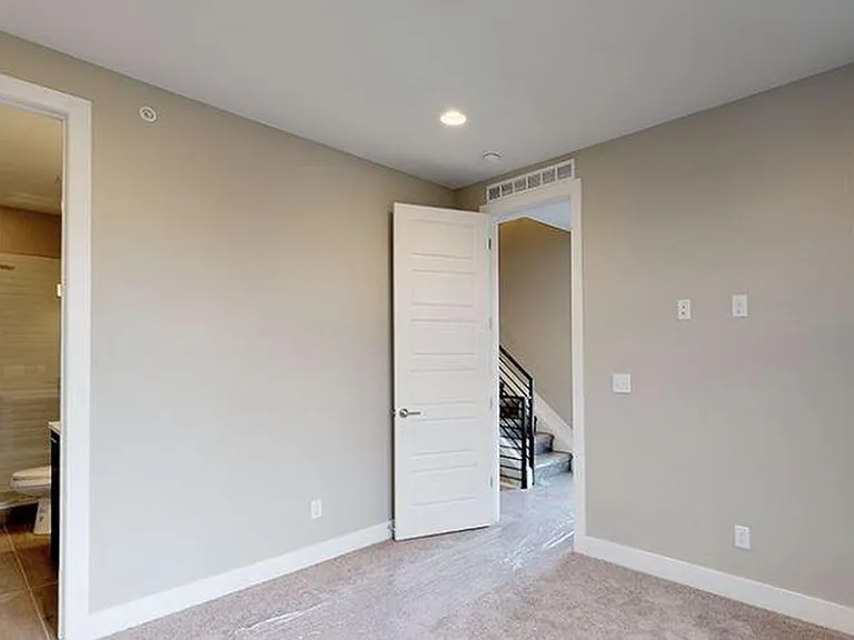 1752 W 41st Ave — Photo 15