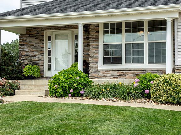 2nd image of 2928 Quail Hollow Ln