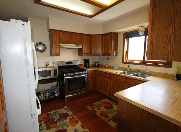 3rd image of 18015 Elgin Ave