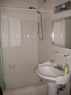 Rented by Akam Sales and Brokerage | media 29