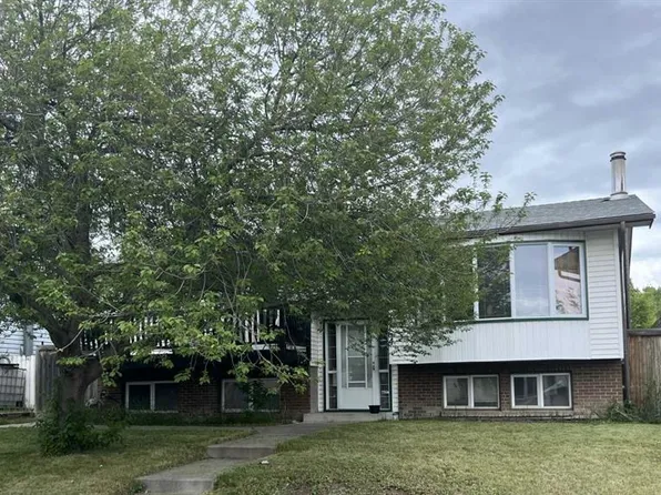 4764 W Rundlewood Dr NE, Calgary, AB T1Y 2P1