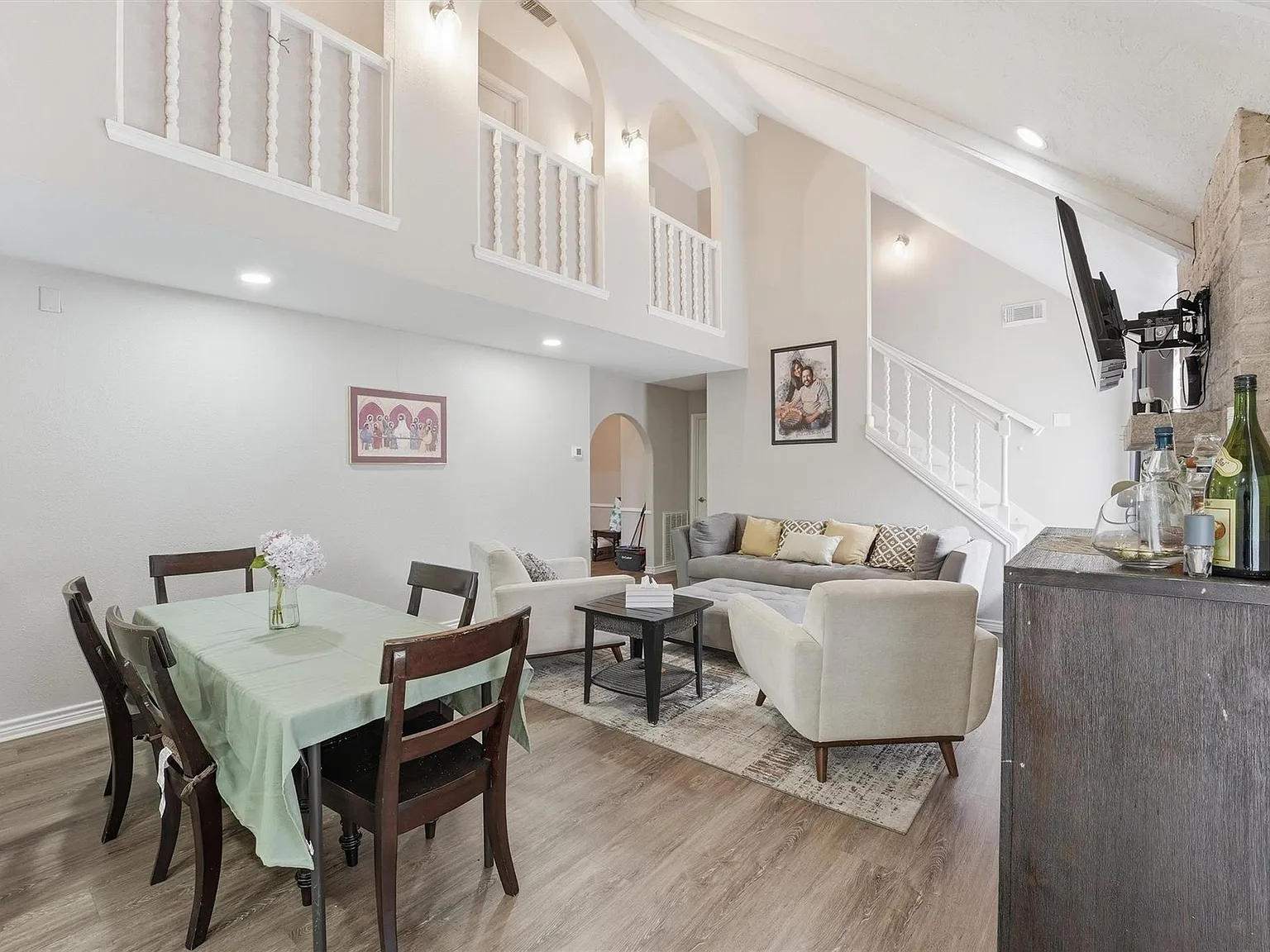 4 bed, 3.5 bath, 1928 sqft, $2,500 — Photo 4