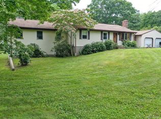438 Old Colchester Rd, Uncasville, CT 06382